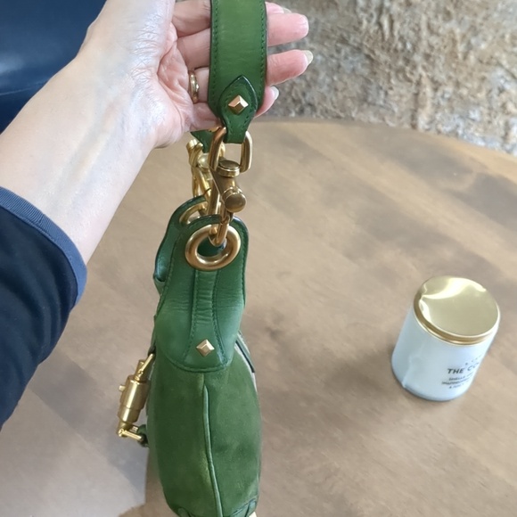 Gucci Olive Suede Shoulder Bag with GG Detail and Gold Hardware VINTAGE JACKIE - Picture 12 of 16